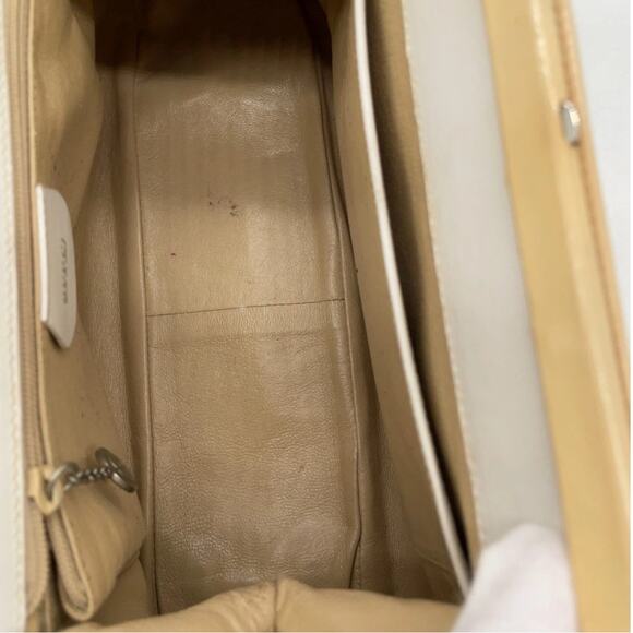 Vintage GUCCI Bamboo Light Beige Patent Leather Top-Handle Handbag - Picture 9 of 16